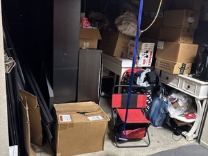 10 x 10 storage unit in Highland, CA