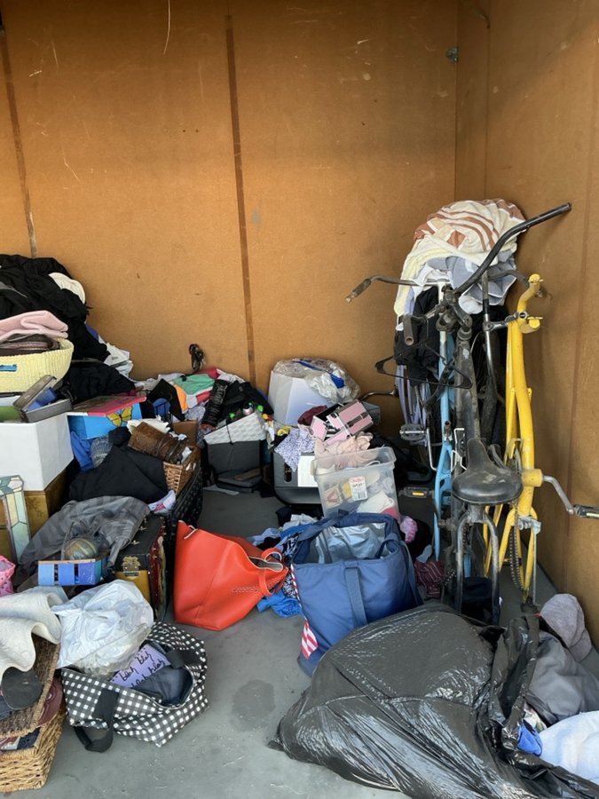 10 x 10 storage unit in Palm Desert, CA