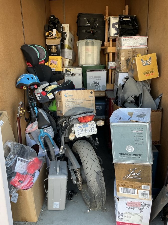 5 x 10 storage unit in Palm Desert, CA