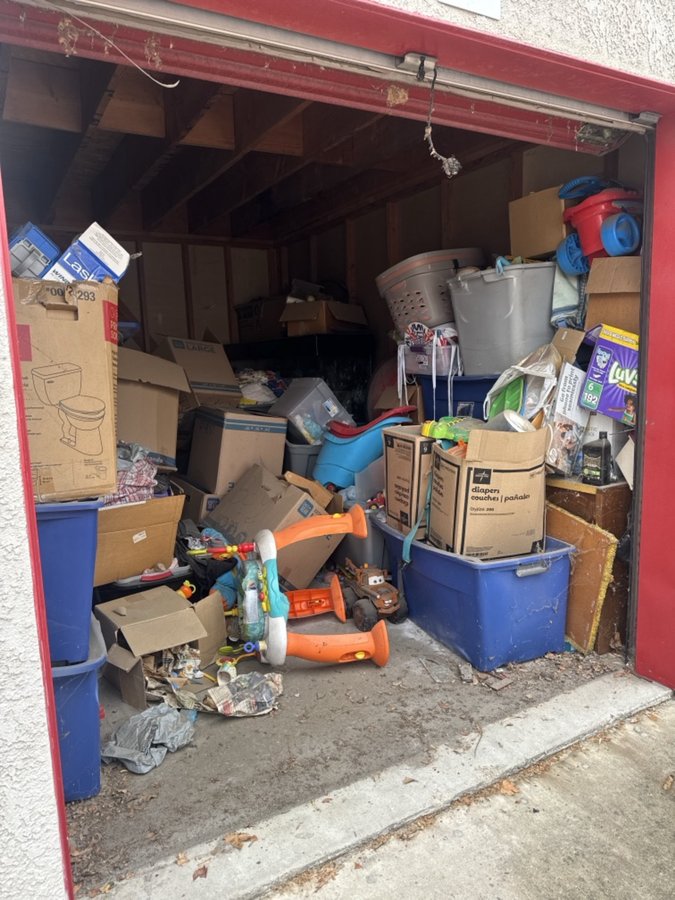 10 x 15 storage unit in Highland, CA