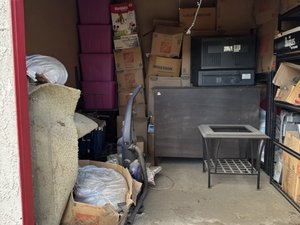 10 x 10 storage unit in Highland, CA