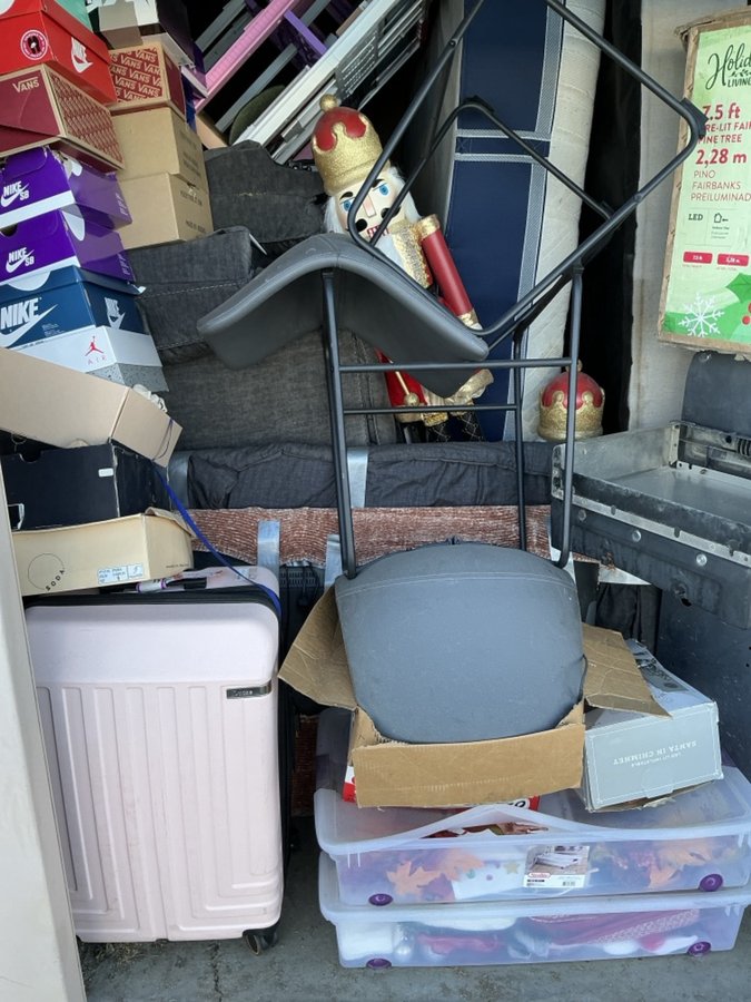 10 x 10 storage unit in Palm Desert, CA