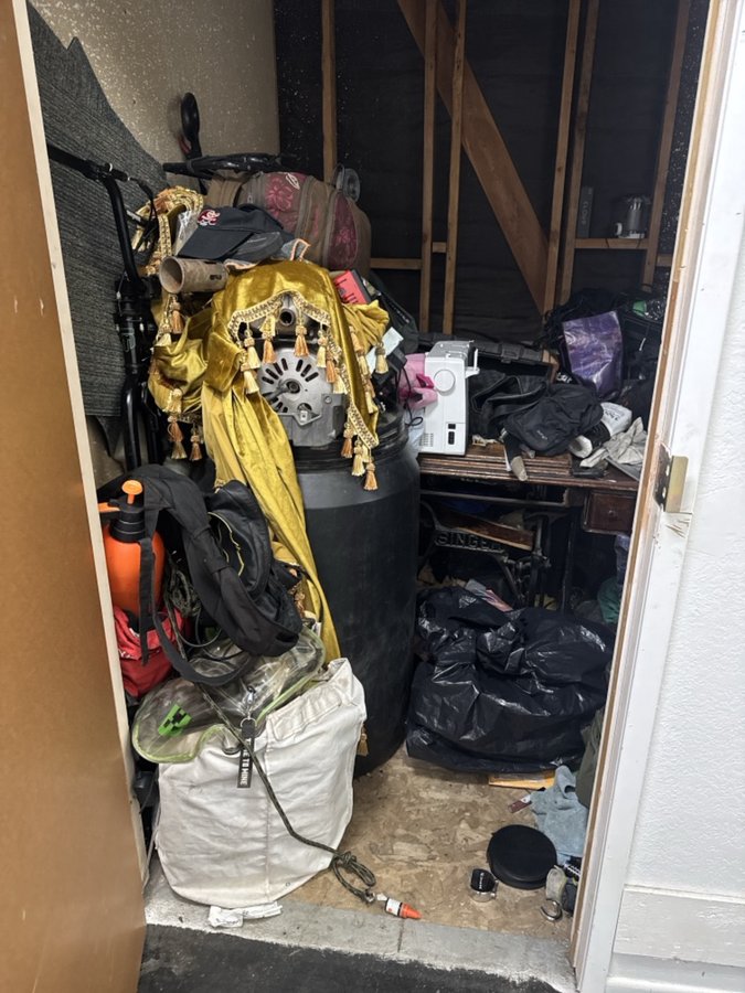 10 x 7 storage unit in Highland, CA