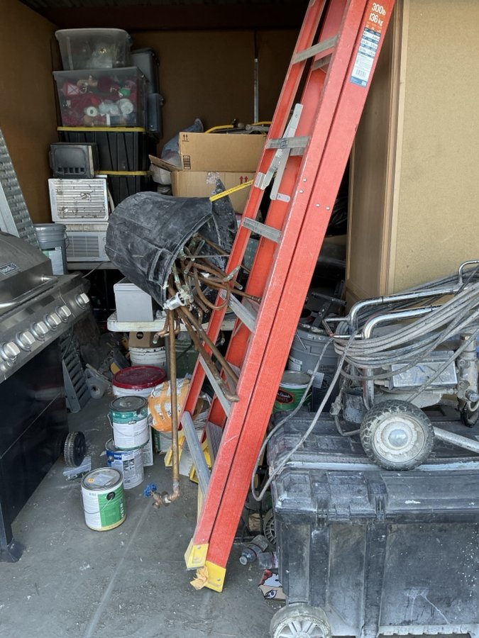 10 x 15 storage unit in Palm Desert, CA