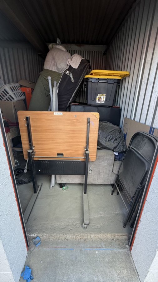 10 x 10 storage unit in Colton, CA