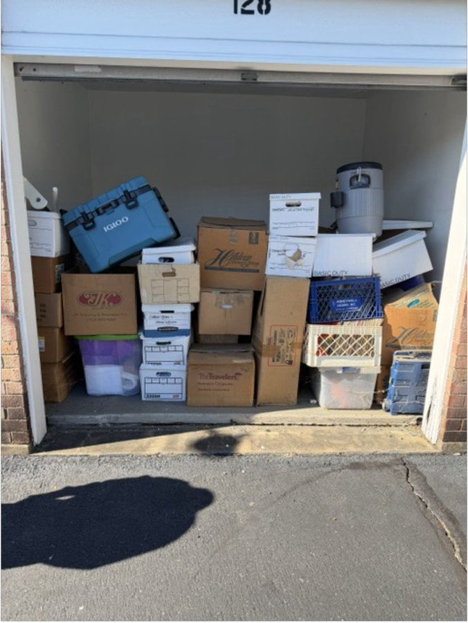 10 x 10 storage unit in Alexandria, VA