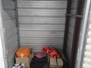 5 x 5 storage unit in Essex, MD