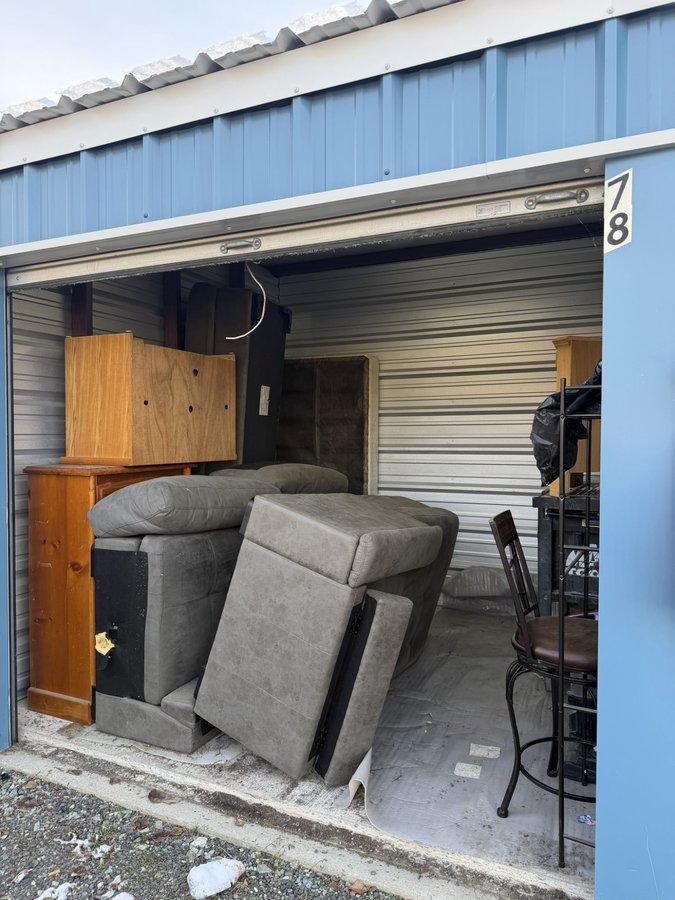 10 x 10 storage unit in Chugiak, AK