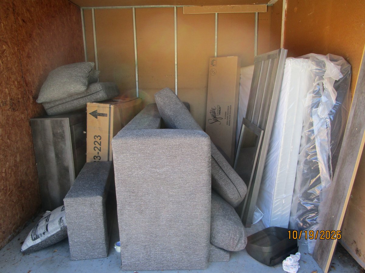 10 x 10 storage unit in Jacksonville, FL
