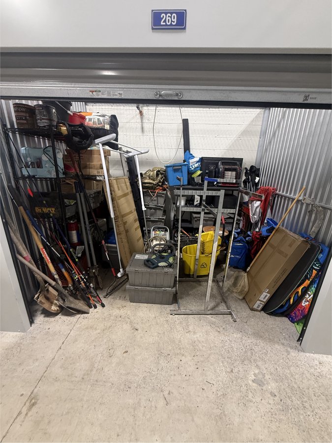12 x 10 storage unit in Leeds, AL