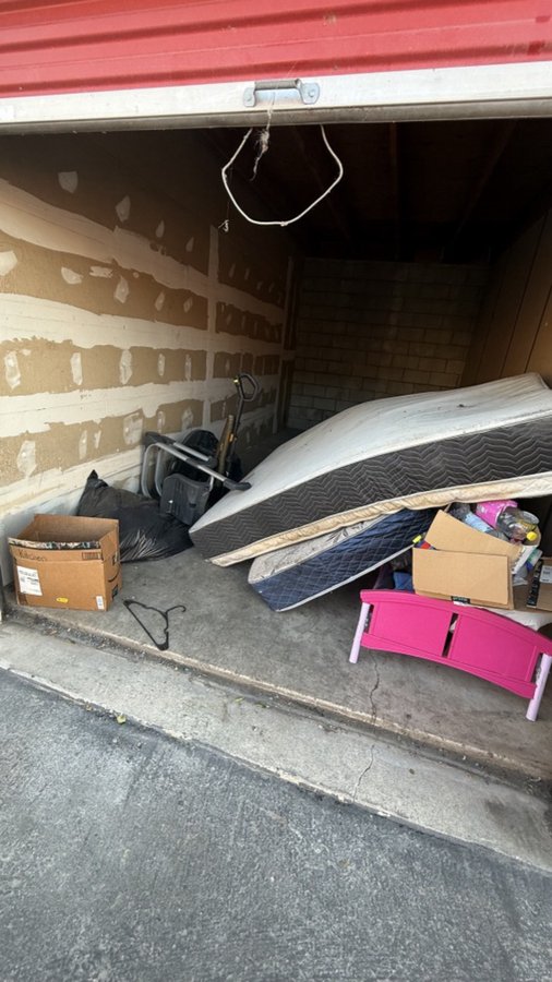 10 x 20 storage unit in Riverside, CA