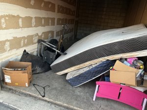 10 x 20 storage unit in Riverside, CA