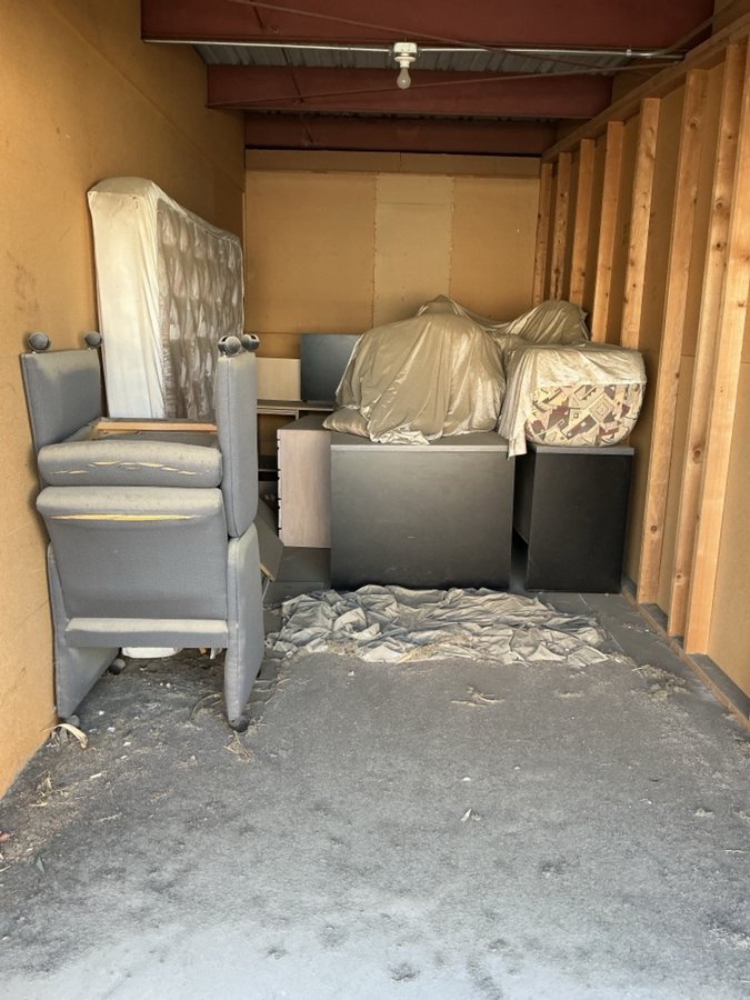 8 x 20 storage unit in Palm Desert, CA