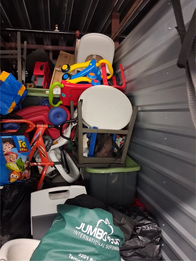 5 x 15 storage unit in Clinton, MD
