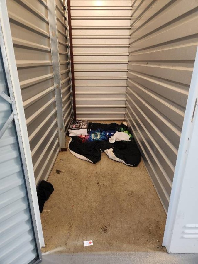 4 x 10 storage unit in Newport News, VA