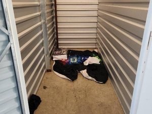 4 x 10 storage unit in Newport News, VA