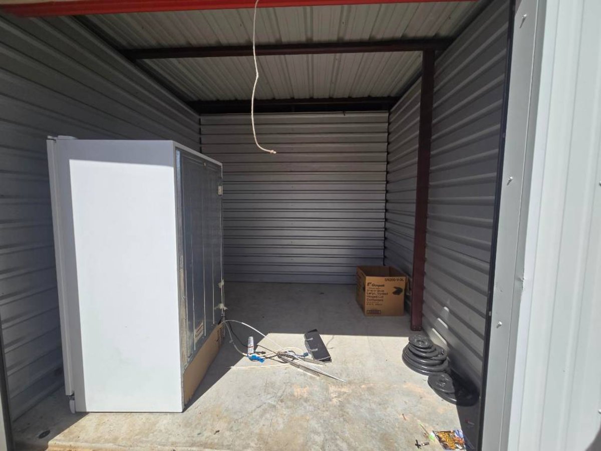 10 x 10 storage unit in Oklahoma City, OK