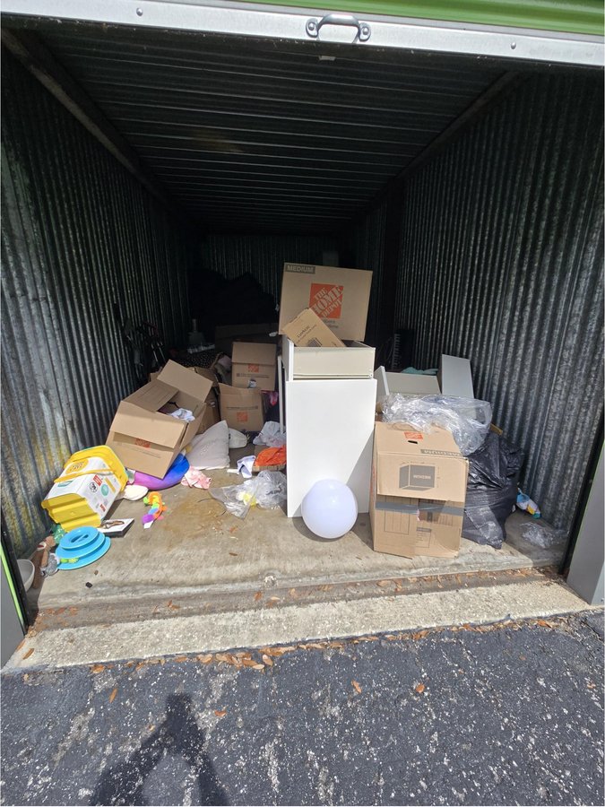 10 x 20 storage unit in Clearwater, FL