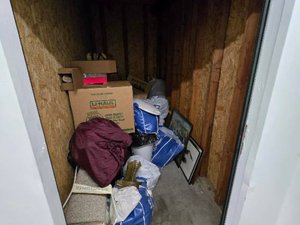 5 x 10 storage unit in Hawthorne, CA
