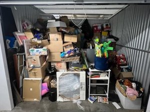 10 x 10 storage unit in South Gate, CA