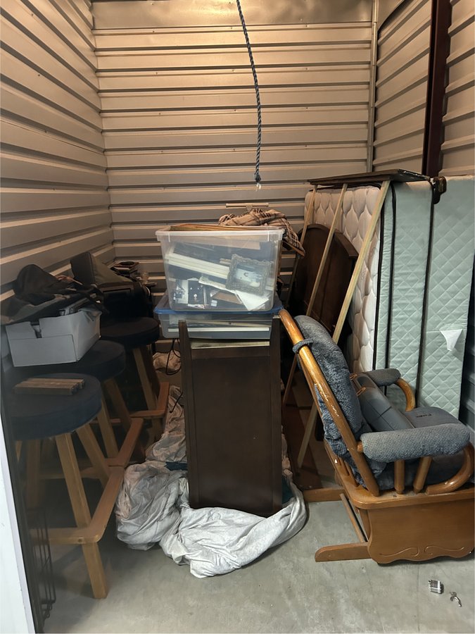7 x 10 storage unit in Camarillo, CA