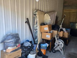 10 x 24 unit in Hazelwood