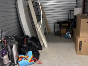 10 x 15 unit in Macomb
