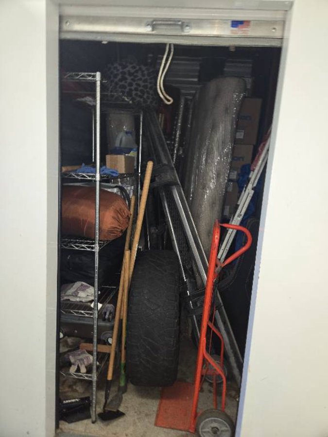 5 x 10 storage unit in Dallas, TX