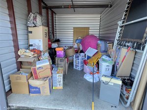 10 x 15 storage unit in Manassas, VA