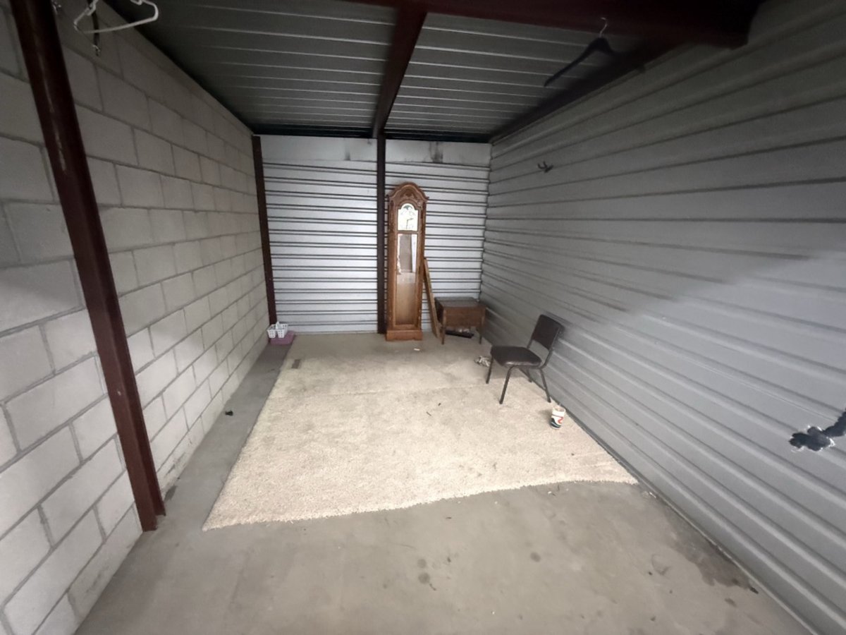 10 x 15 storage unit in Upland, CA