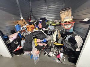 10 x 10 storage unit in Ontario, CA