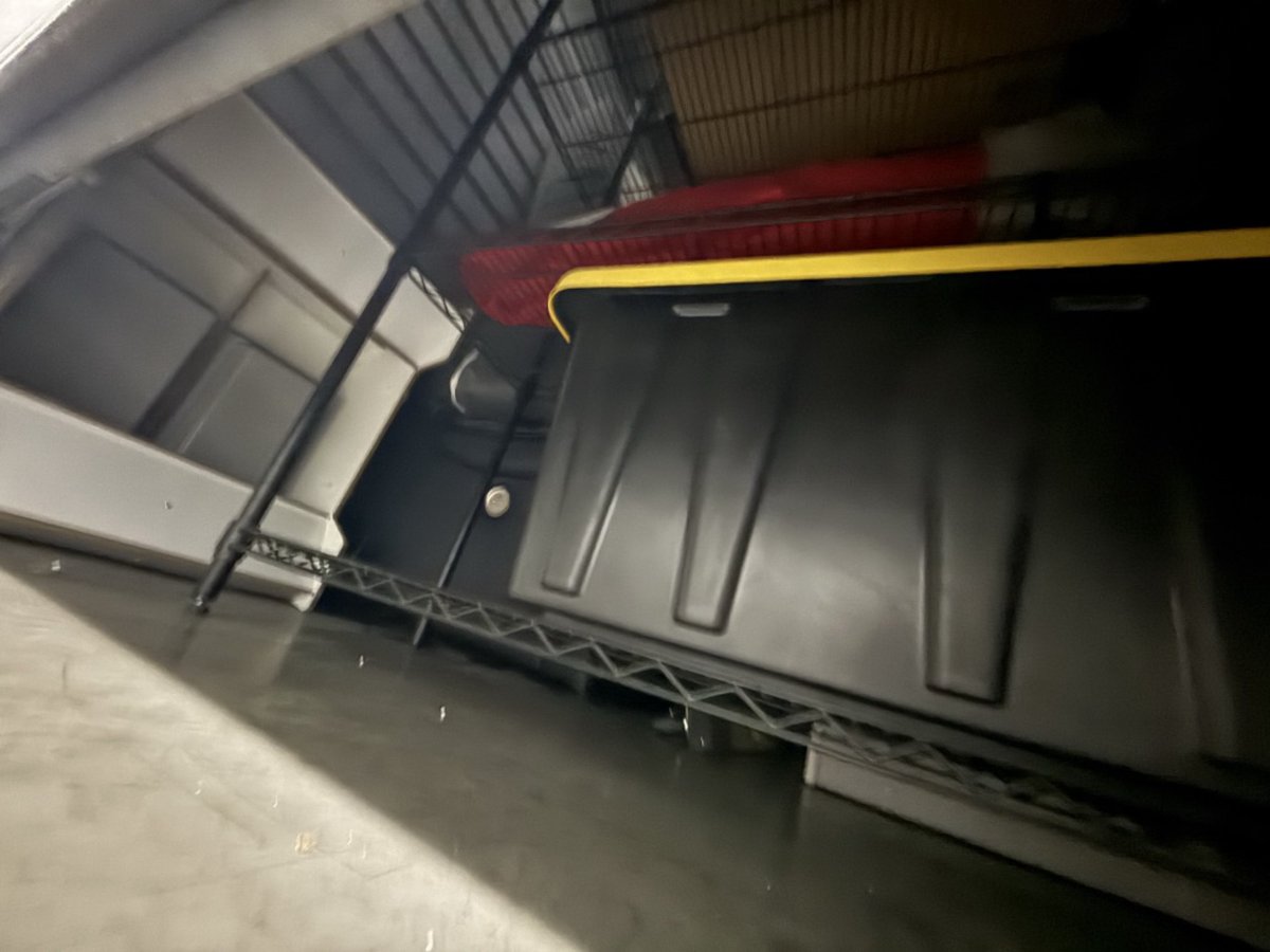 10 x 10 storage unit in Ontario, CA