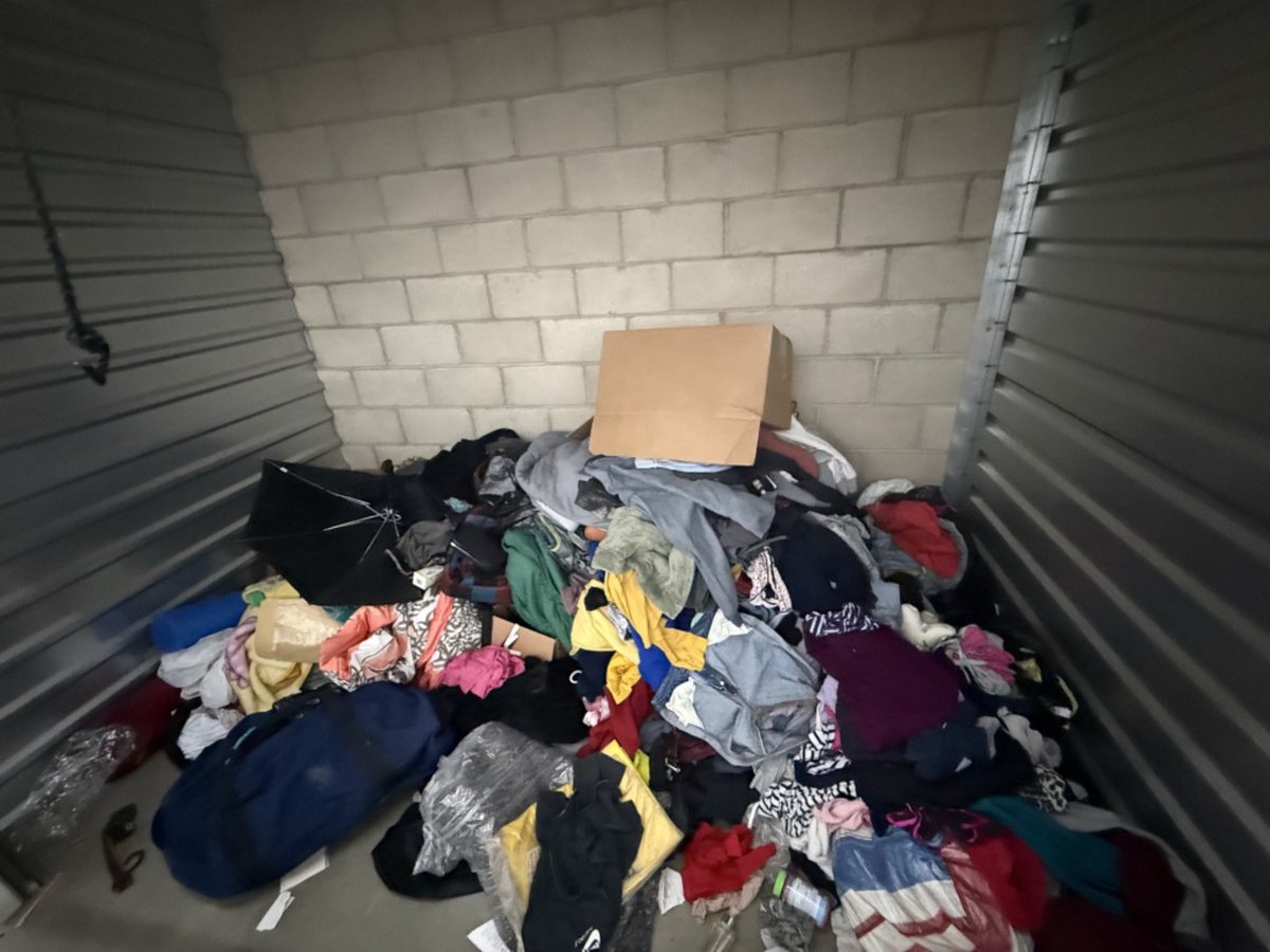 10 x 5 storage unit in Ontario, CA