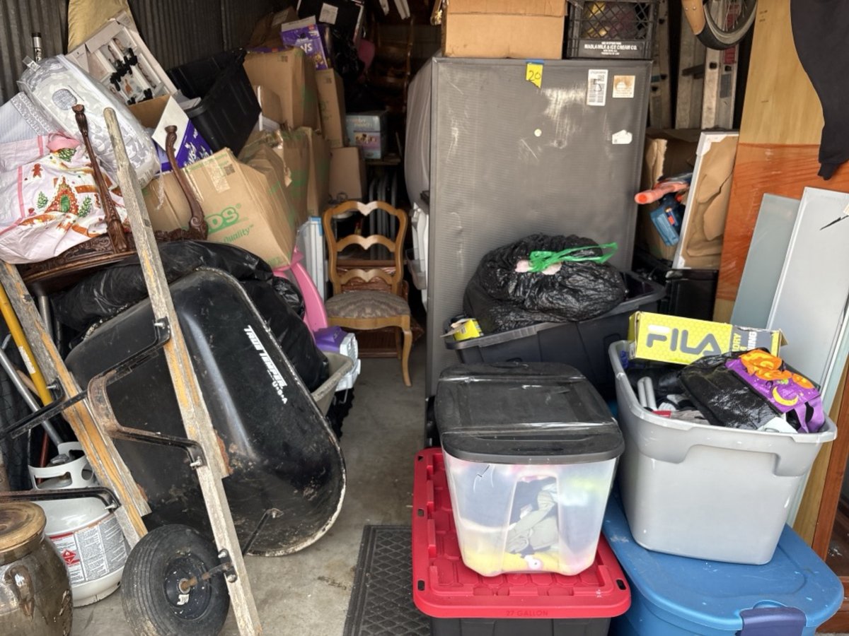 10 x 30 storage unit in Hobart, IN