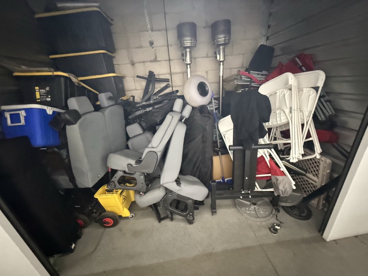 10 x 5 storage unit in Ontario, CA