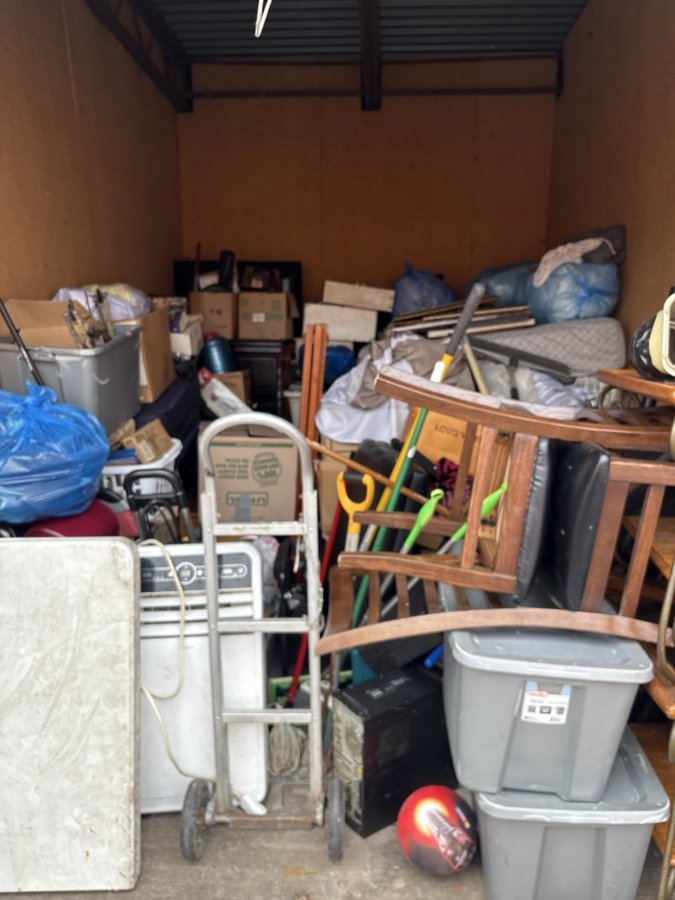 10 x 15 storage unit in Hobart, IN