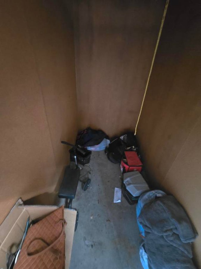 5 x 10 storage unit in Stockton, CA