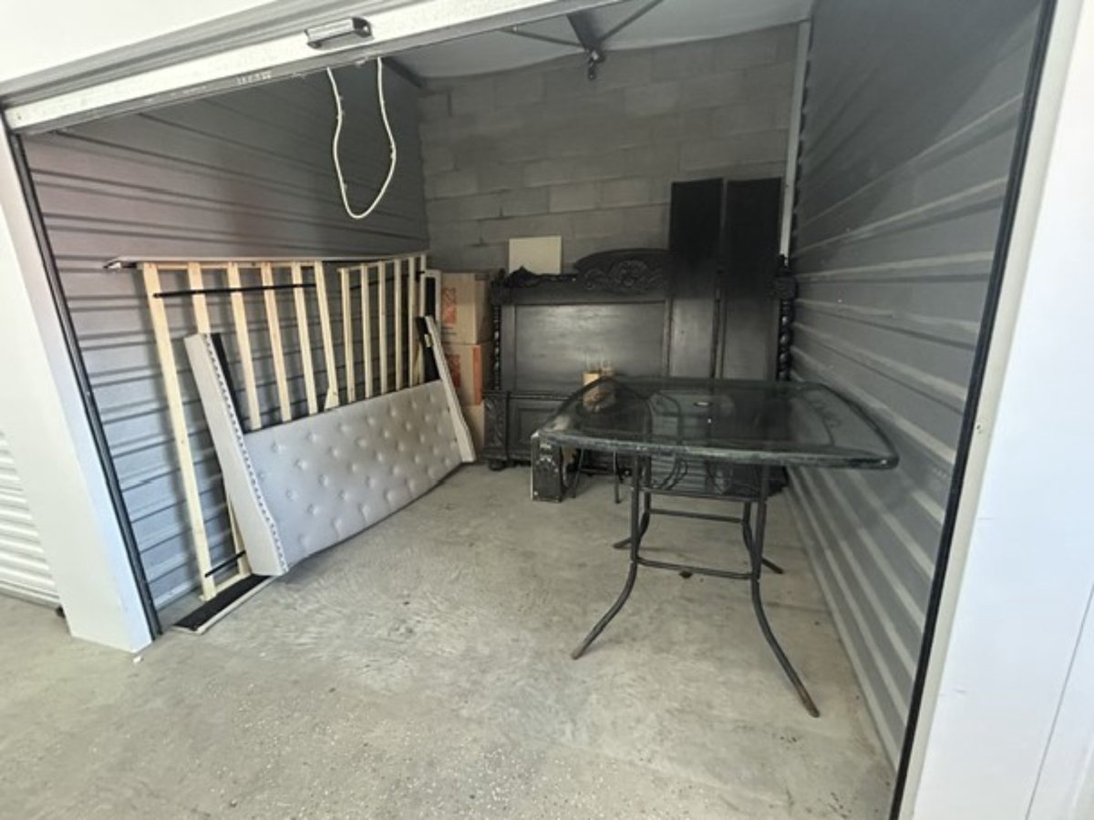 10 x 8 storage unit in Richmond, TX