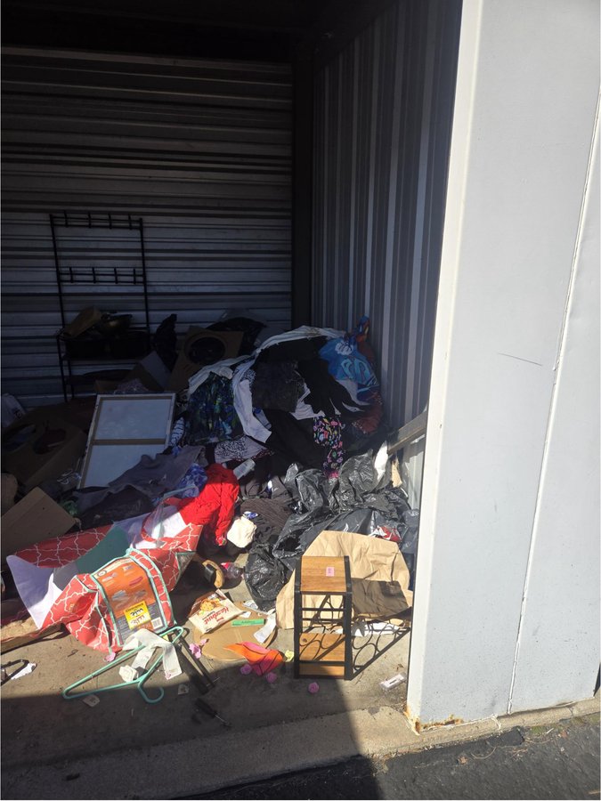 10 x 10 storage unit in Aurora, CO