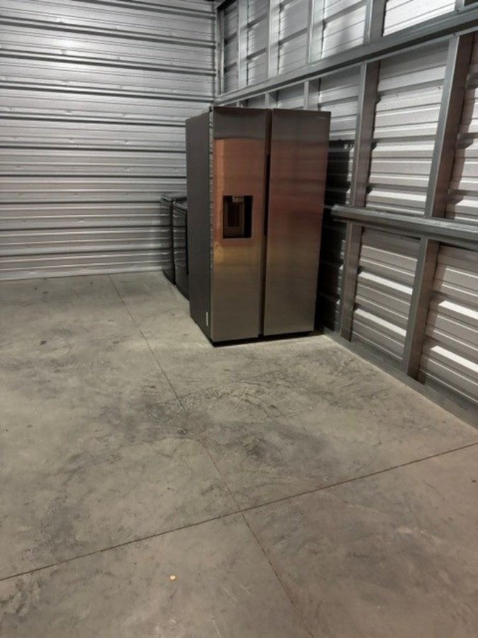 10 x 15 storage unit in Columbia, SC