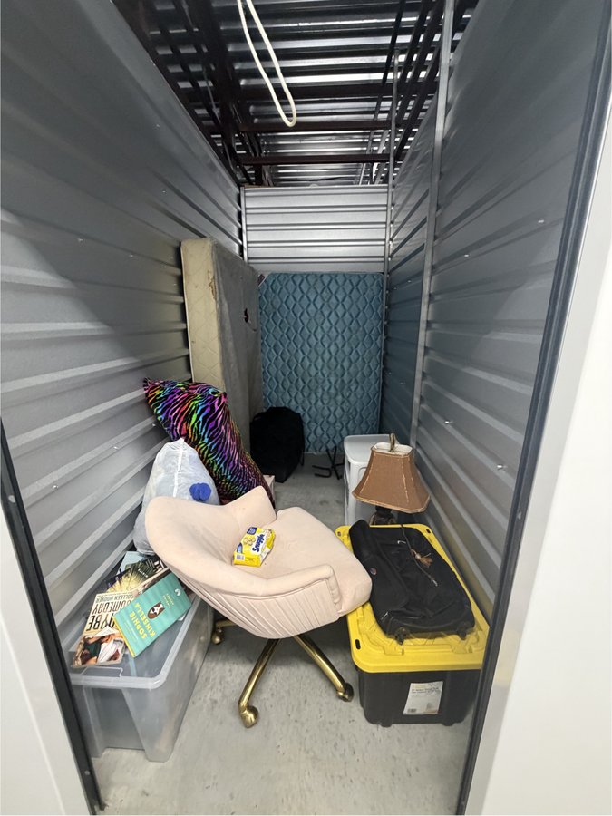 5 x 10 storage unit in Atlanta, GA