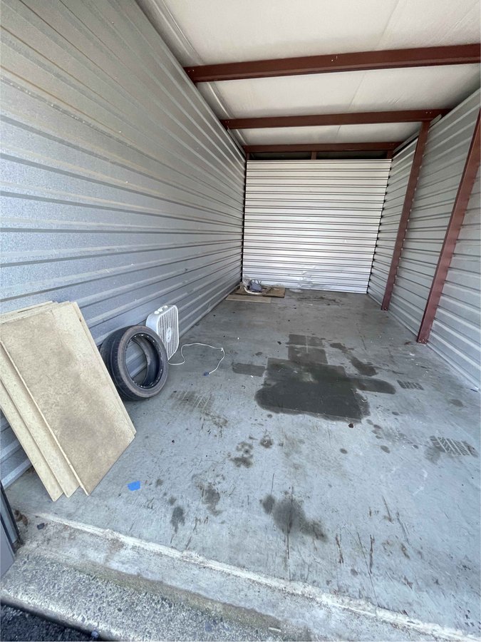 10 x 20 storage unit in Manassas, VA