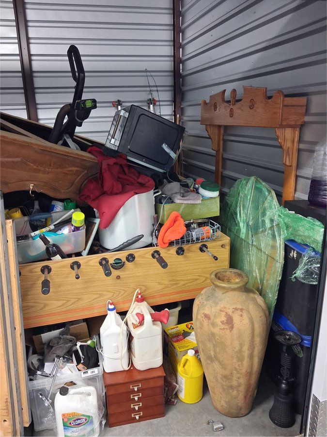 10 x 10 storage unit in Clinton, MD