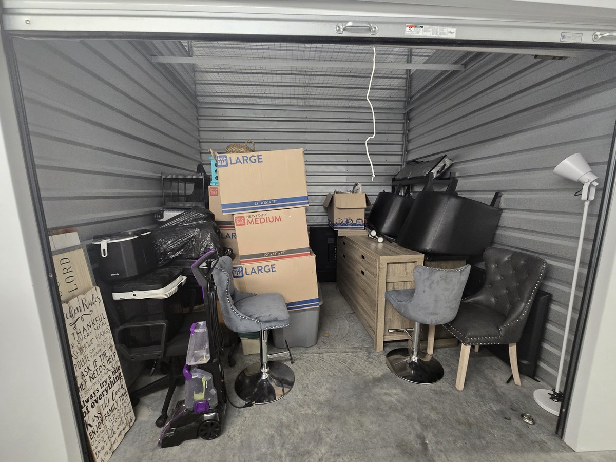 10 x 10 storage unit in Murfreesboro, TN