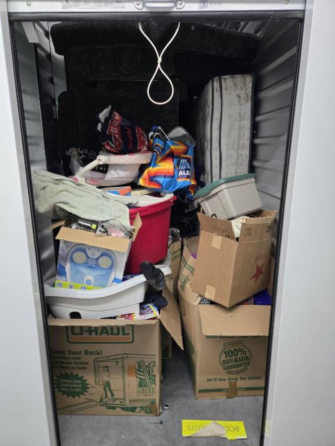5 x 10 storage unit in St Charles, MO