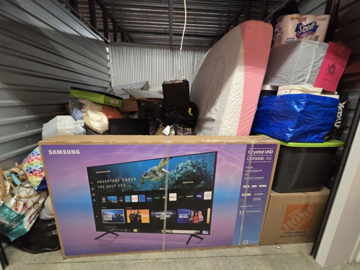 10 x 10 storage unit in Rockville, MD