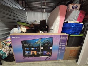 10 x 10 storage unit in Rockville, MD