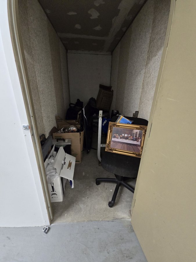 5 x 12 storage unit in Rockville, MD