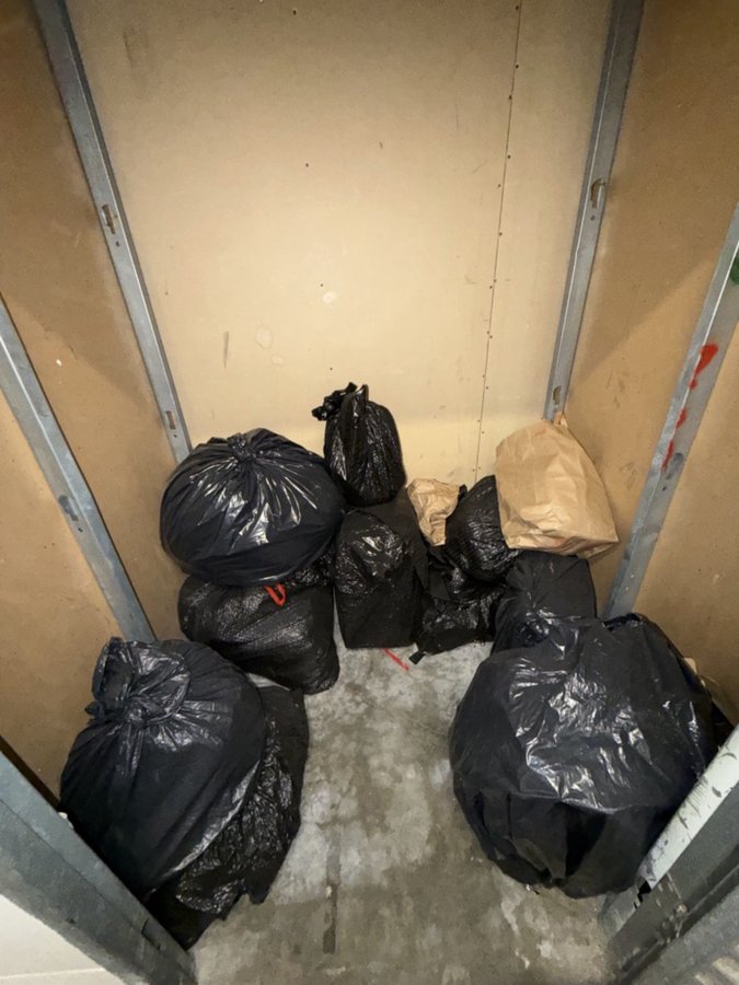 5 x 5 storage unit in Ventura, CA