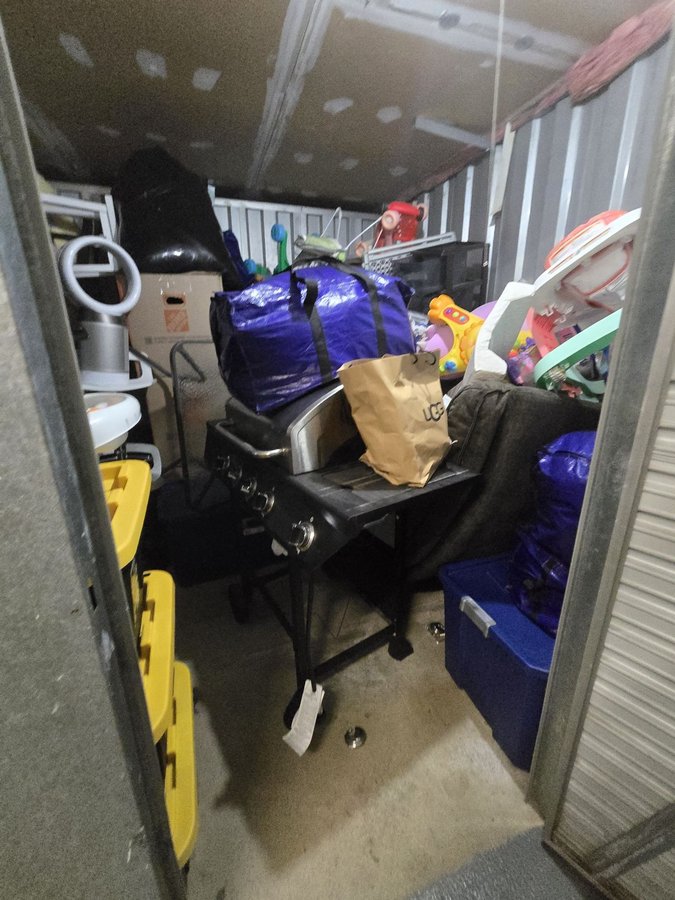 10 x 10 storage unit in Germantown, MD